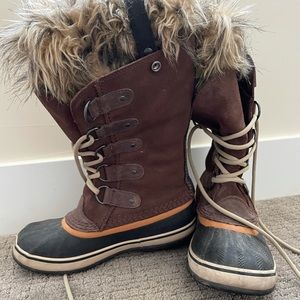 Sorel snow boots.